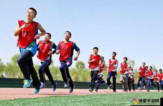 被体育老师要求带跳 D 跑步，这是什么操作？